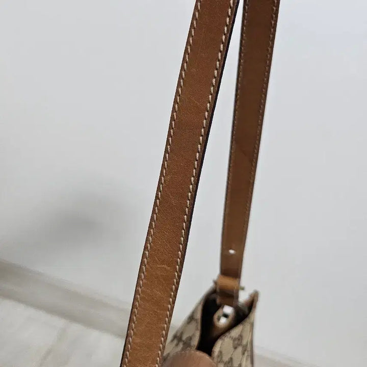 [BUNJANG] Gucci GG Canvas Medium Shoulder Bag / 정품) 구찌 GG 캔버스 숄더백 미디움 (명품감정서)