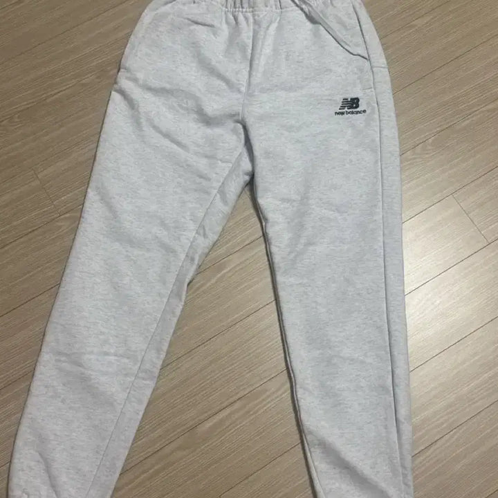[BUNJANG] New Balance Training Pants XS / 뉴발란스 트레이닝 바지 xs
