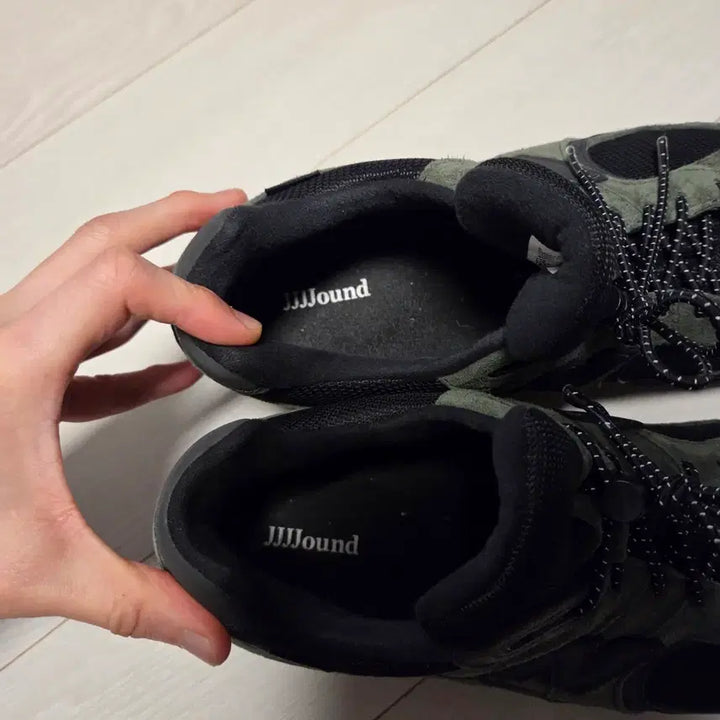 [BUNJANG] New Balance 2002R Gore-Tex JJJJound Collaboration Sneakers (Size 280) / [280] 뉴발란스 2002R 고어텍스 JJJ자운드 파인
