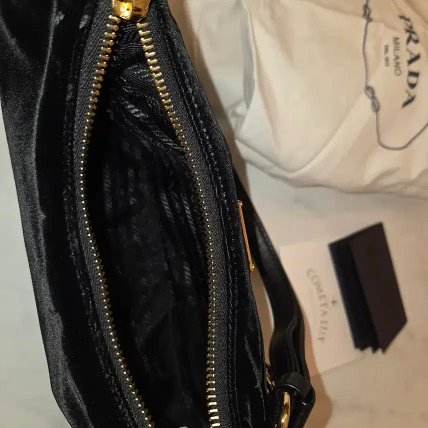 [BUNJANG] Prada Velvet Chain Shoulder Bag Black / 프라다 벨벳 미니 호보백 블랙 ( 1BC204 )