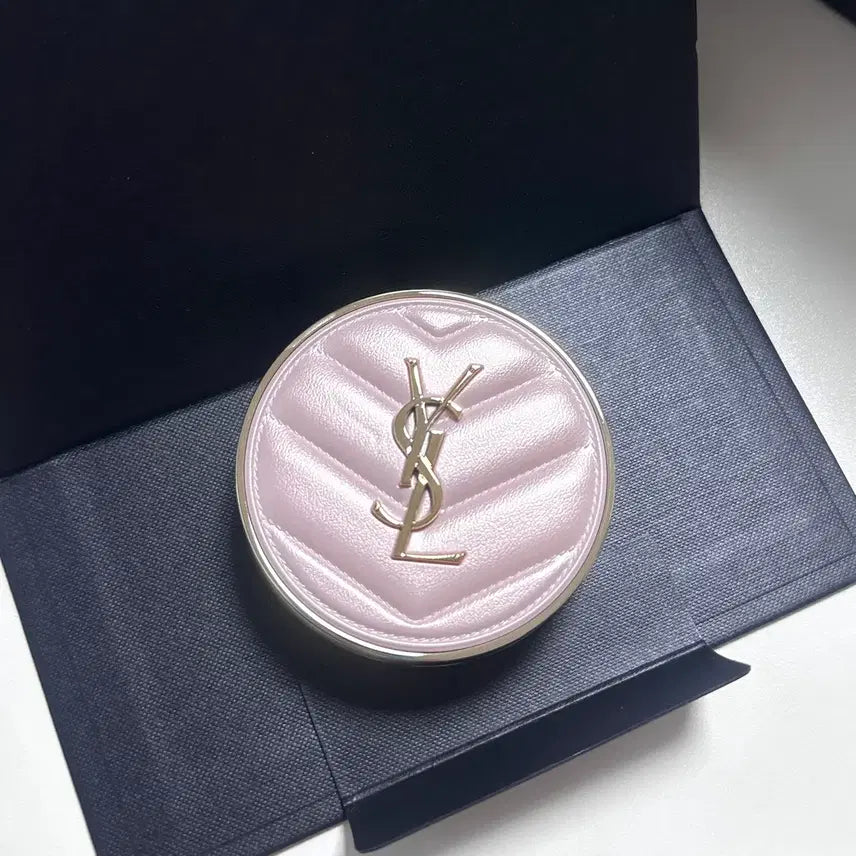 [BUNJANG] Yves Saint Laurent Touche Éclat Glow-Pact Cushion BR20 Ivory Full Set / [미개봉/풀셋] 입생로랑 뚜쉬 에끌라 글로우-팩트 쿠션