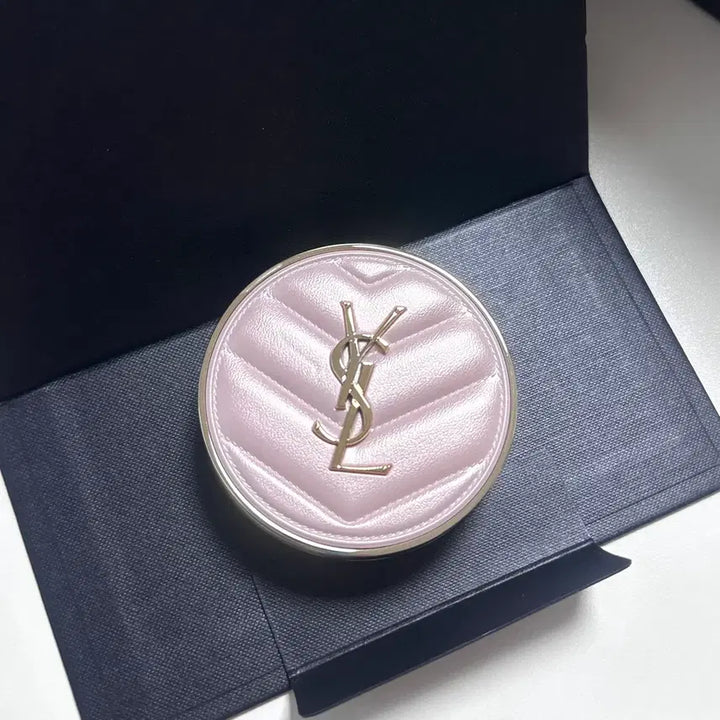 [BUNJANG] Yves Saint Laurent Touche Éclat Glow-Pact Cushion BR20 Ivory Full Set / [미개봉/풀셋] 입생로랑 뚜쉬 에끌라 글로우-팩트 쿠션
