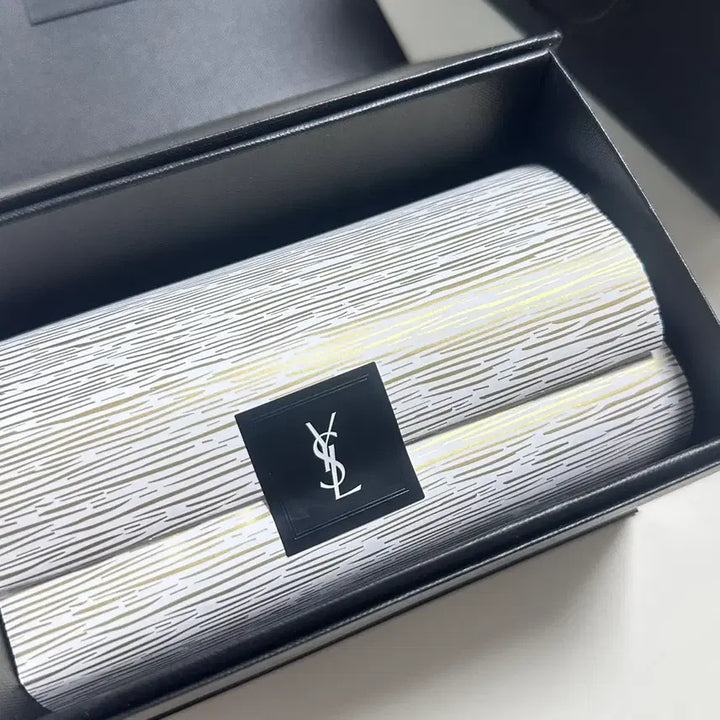 [BUNJANG] Yves Saint Laurent Touche Éclat Glow-Pact Cushion BR20 Ivory Full Set / [미개봉/풀셋] 입생로랑 뚜쉬 에끌라 글로우-팩트 쿠션