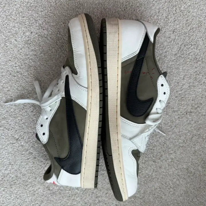 [BUNJANG] Jordan Travis Scott Retro Low OG SP Reverse Olive 290 / 조던 1 x 트래비스 스캇 레트로 로우 OG SP 리버스 올리브 290