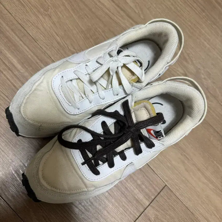 [BUNJANG] Generic Women's Sneakers Bundle Set / 여성 운동화 240 4켤레 일괄 택포