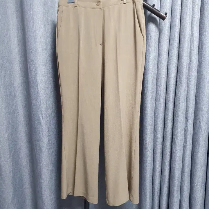 [BUNJANG] High-Quality Beige Slacks / 77무작 베이지 고급 슬랙스