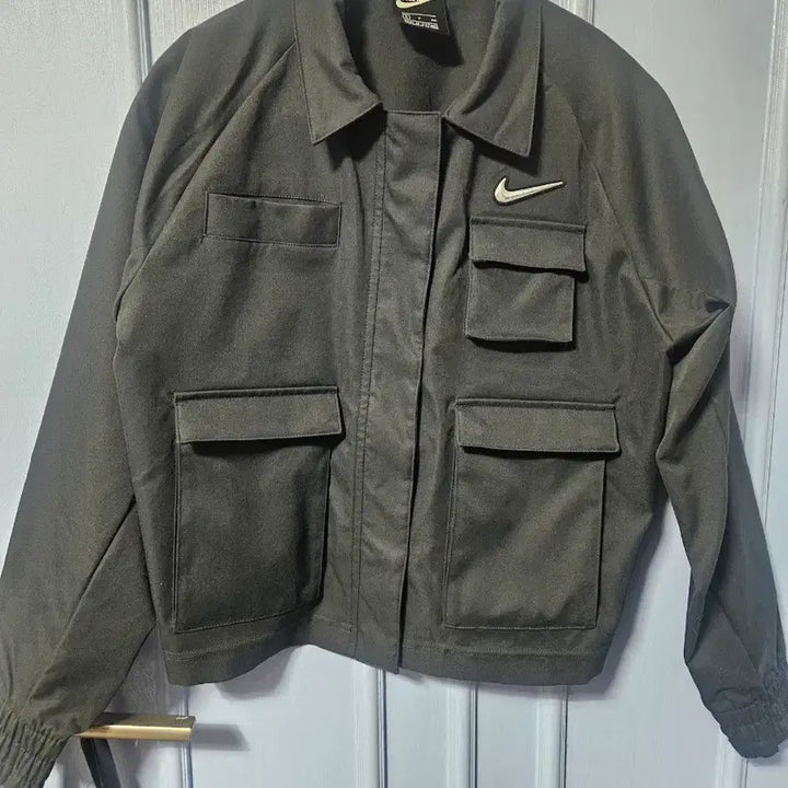 [BUNJANG] Nike Women's Swoosh Woven Jacket / 나이키 여성 스우시 우븐 자켓