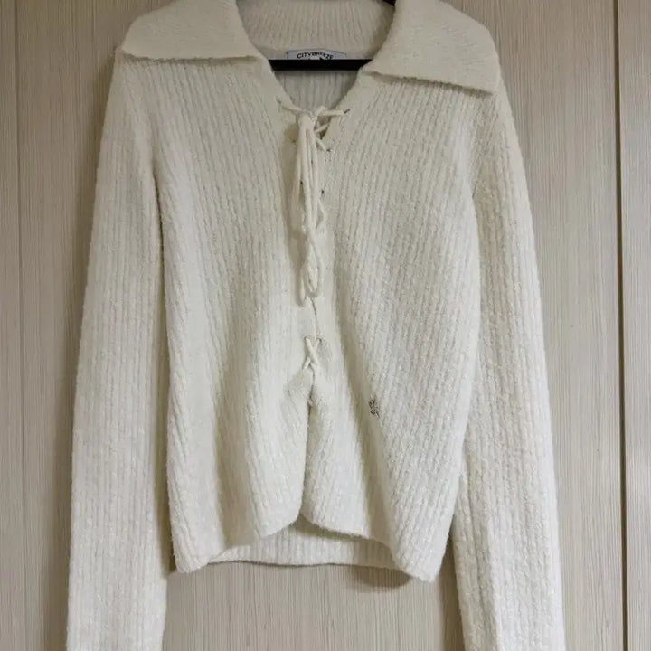 [BUNJANG] Citybreeze Lace-up Collar Knit / 시티브리즈 레이스업 카라 니트