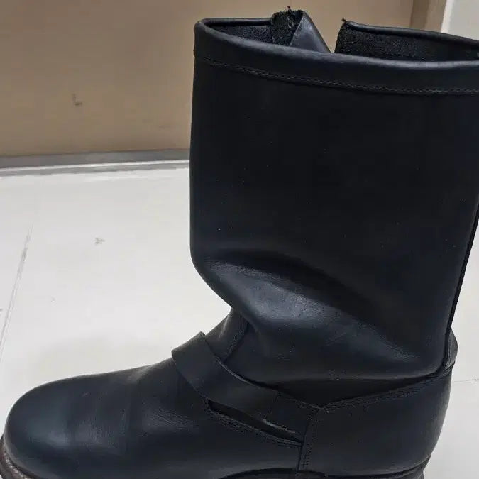 [BUNJANG] Wolverine Engineer Boots Chromexcel Black / [US9D] 울버린 엔지니어 부츠 호윈 크롬엑셀 블랙