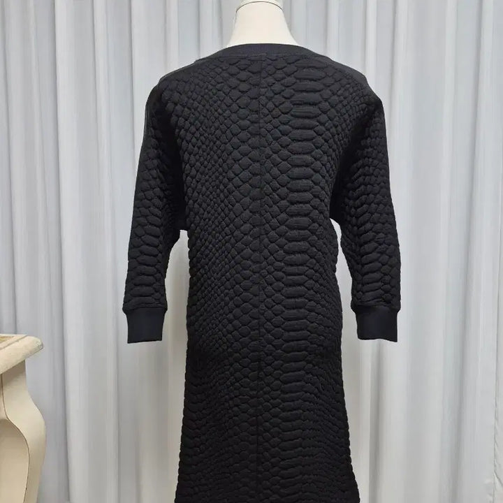 [BUNJANG] Sandro Embossed Pattern Mini Dress / [산드로]블랙 엠보싱 패턴 미니 원피스