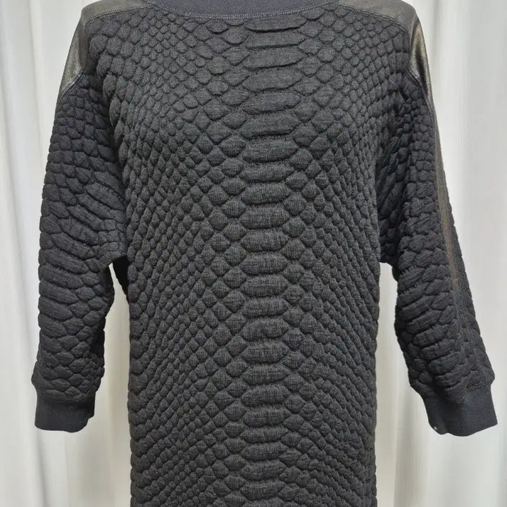 [BUNJANG] Sandro Embossed Pattern Mini Dress / [산드로]블랙 엠보싱 패턴 미니 원피스