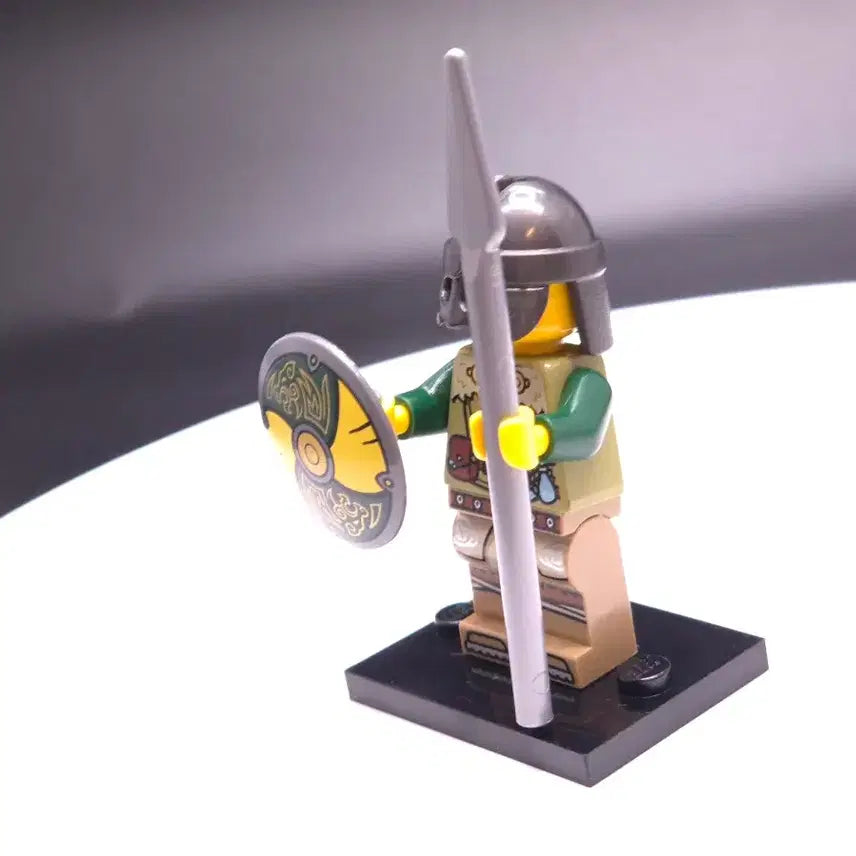 [BUNJANG] Lego Viking Minifigure Set / 레고 바이킹 미니피규어 투구, 방패, 창 포함