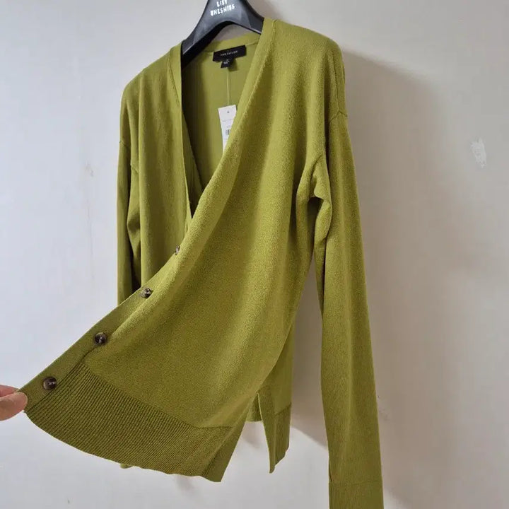 [SOLD OUT] 새상품) 앤테일러  브이넥 가디건