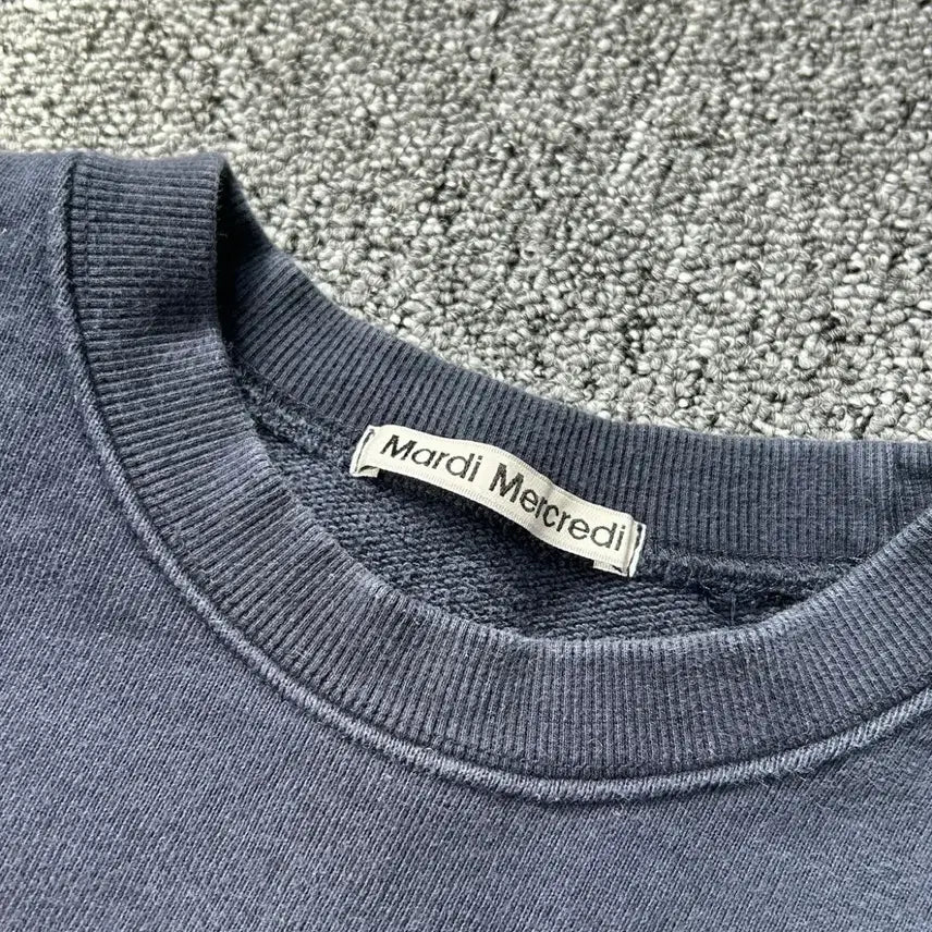 [SOLD OUT] 마르디 메크르디 빅로고 맨투맨