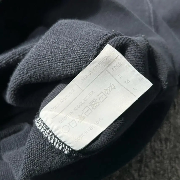 [SOLD OUT] 마르디 메크르디 빅로고 맨투맨