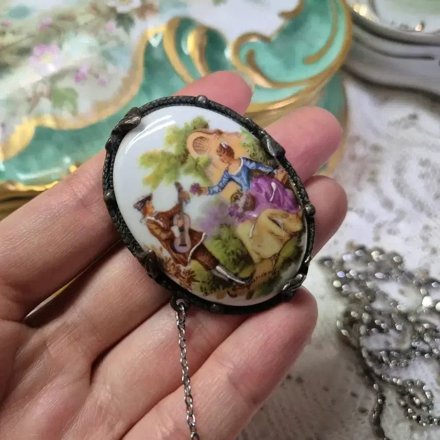[BUNJANG] Vintage Limoges Porcelain Hand-painted Lovers Brooch / vintage)1950s 빈티지 리모지 연인 포슬린 핸드페인팅 브로치