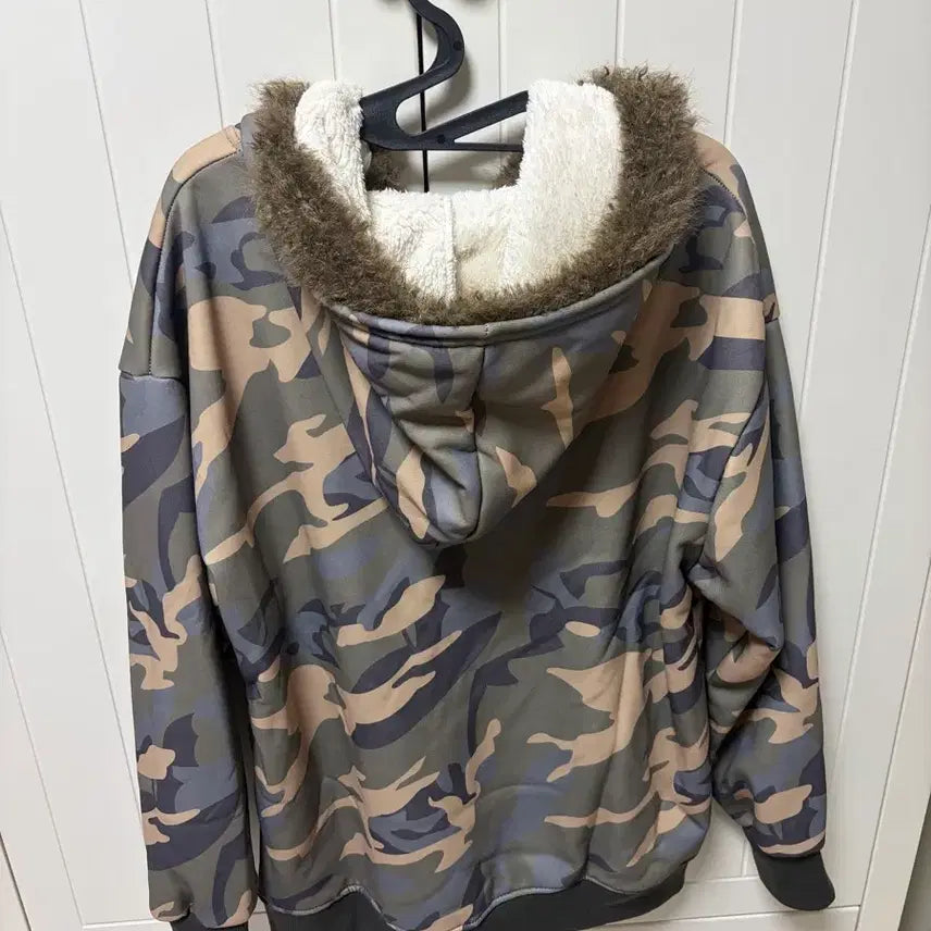 [BUNJANG] Unbranded Camo Lined Hooded Zip-up Jacket / 카모 퍼 안감 후드집업