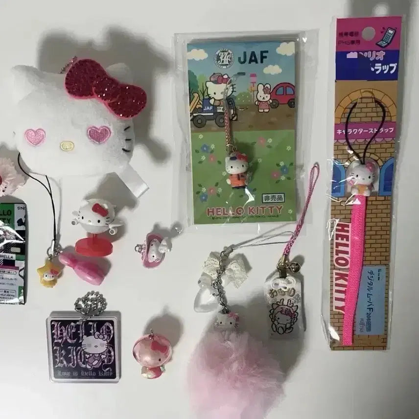 [BUNJANG] Sanrio Kitty Bundle Set / 일괄 카오하나 키티 스트랩 비행기 키티 우주복 볼링 챠미 키티 부적