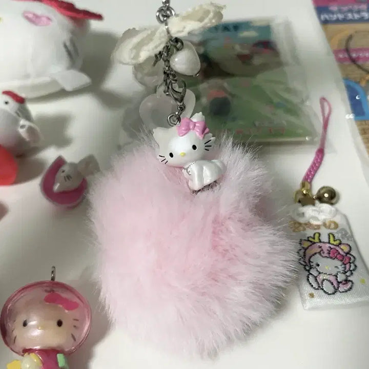 [BUNJANG] Sanrio Kitty Bundle Set / 일괄 카오하나 키티 스트랩 비행기 키티 우주복 볼링 챠미 키티 부적