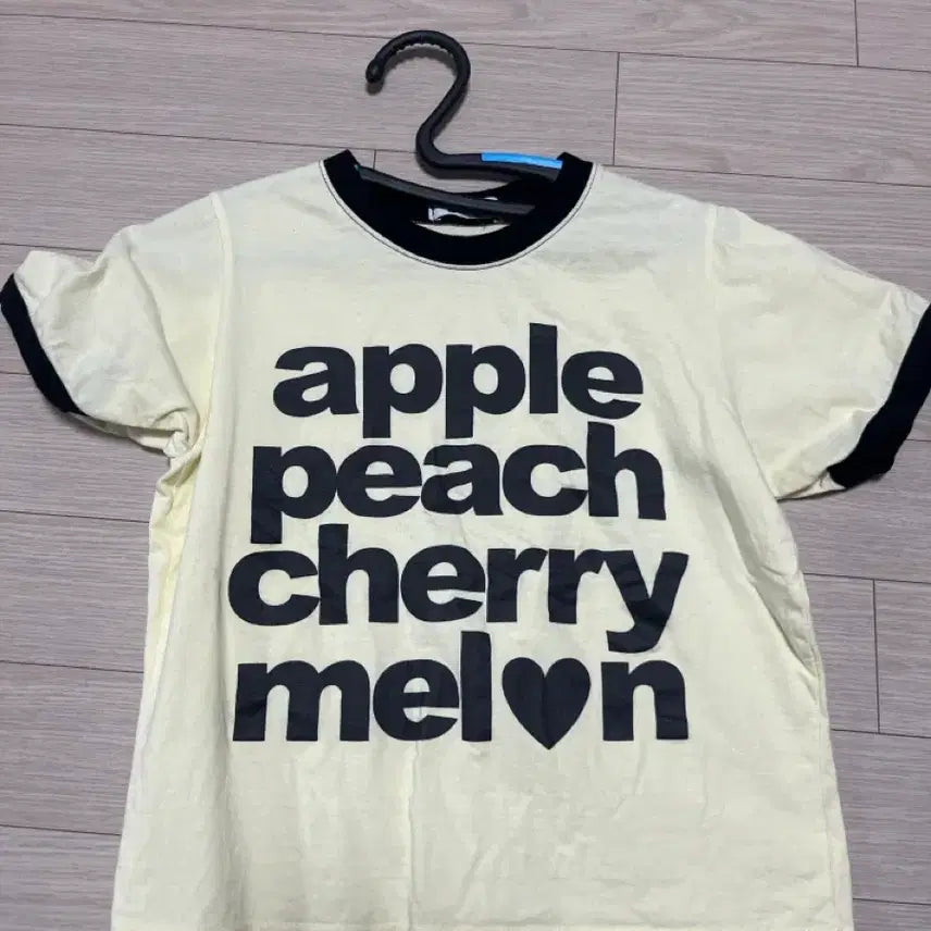 [BUNJANG] Yellow Raglan Half-Sleeve T-shirt / 영어 프린팅 옐로우 나그랑 반팔티