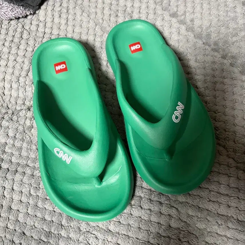 [BUNJANG] CNN Apparel Flip-Flops / 새상품 CNN 어패럴 쪼리