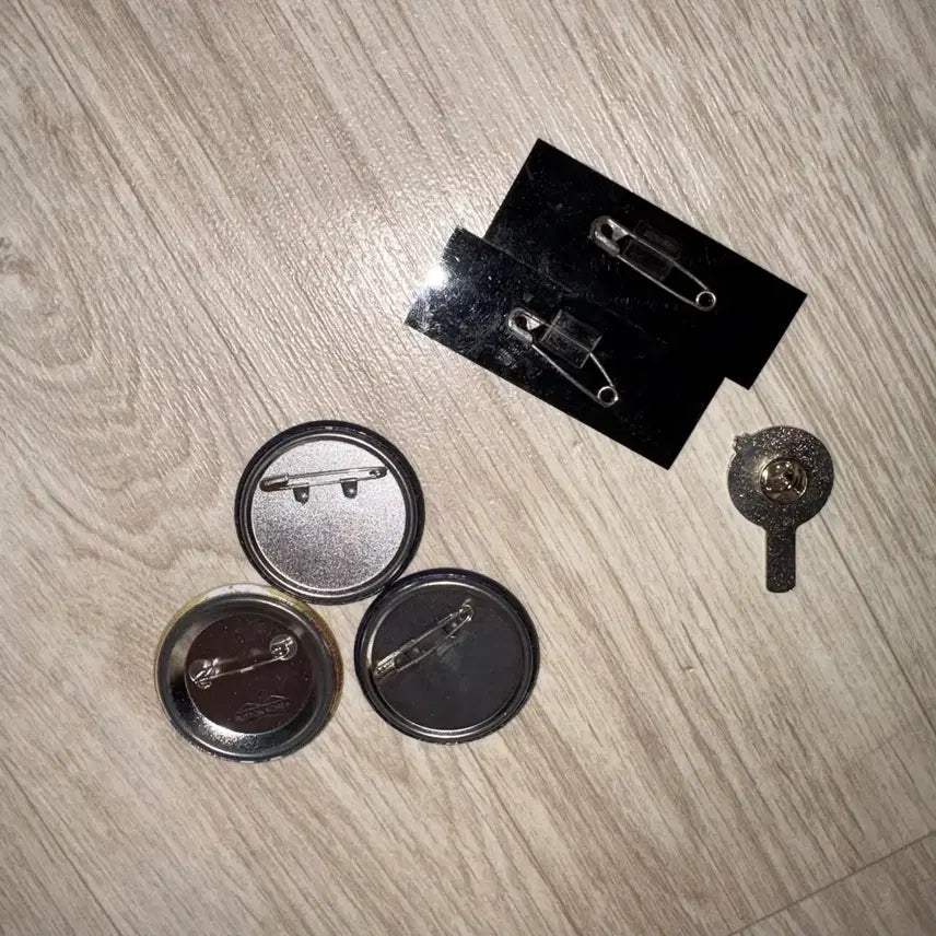 [BUNJANG] BTS Unofficial Goods Bundle Set / 일괄 방탄소년단 명찰, 뱃지