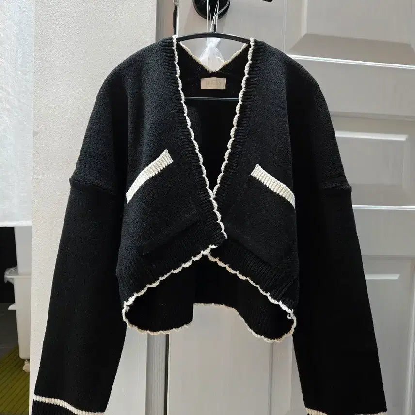 [BUNJANG] Black Knit Cardigan &amp; Wide Pants Two-Piece Set / 새옷/보세)블랙 니트 크롭가디건  숏자켓 55-55반