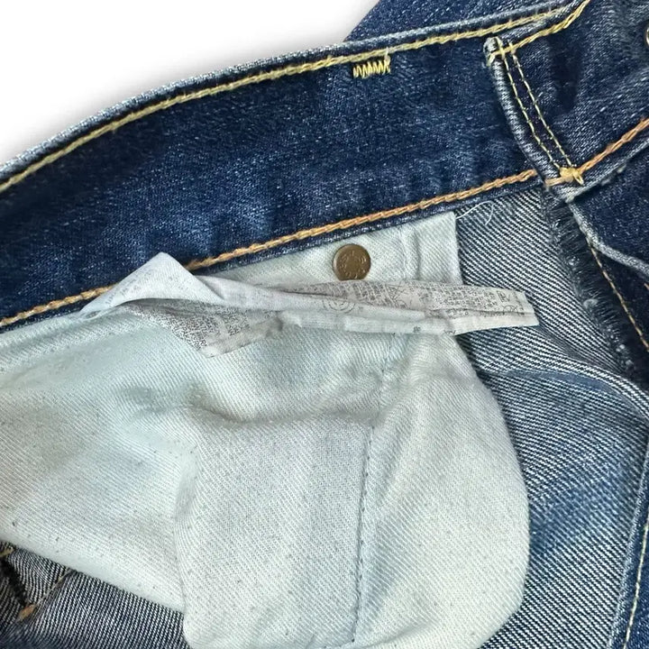 [BUNJANG] Levi's 519 Distressed Selvedge Denim Pants / 리바이스 519 디스트로이드 셀비지 데님 팬츠