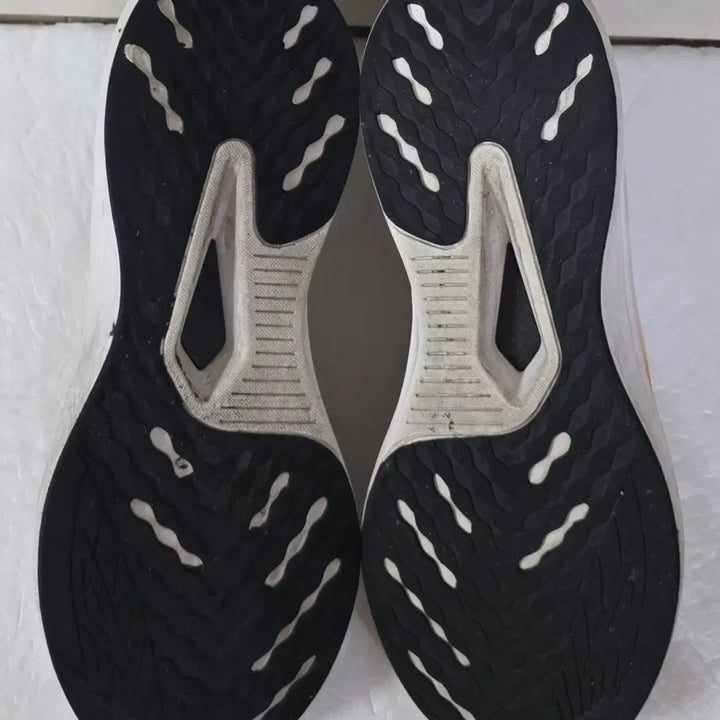 [BUNJANG] LeCAF LeFuture Carbon Gray White Running Shoes / [270] 르까프 르퓨처 카본 그레이화이트 카본플레이트ㅡ최저가