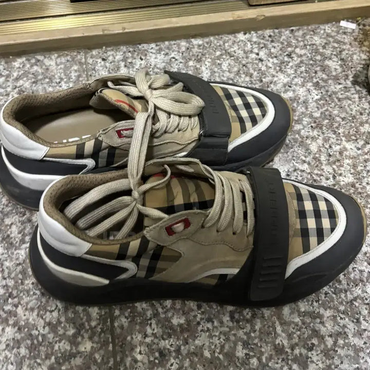 [BUNJANG] Burberry Check Sneakers / 버버리 체크 스니커즈 운동화 42