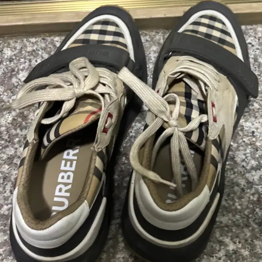 [BUNJANG] Burberry Check Sneakers / 버버리 체크 스니커즈 운동화 42