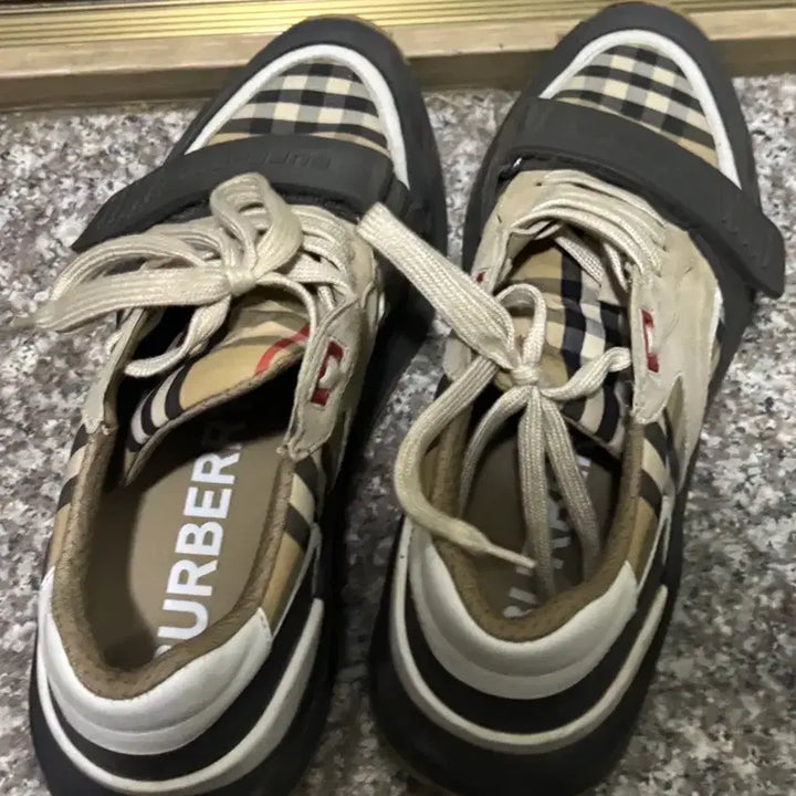 [BUNJANG] Burberry Check Sneakers / 버버리 체크 스니커즈 운동화 42