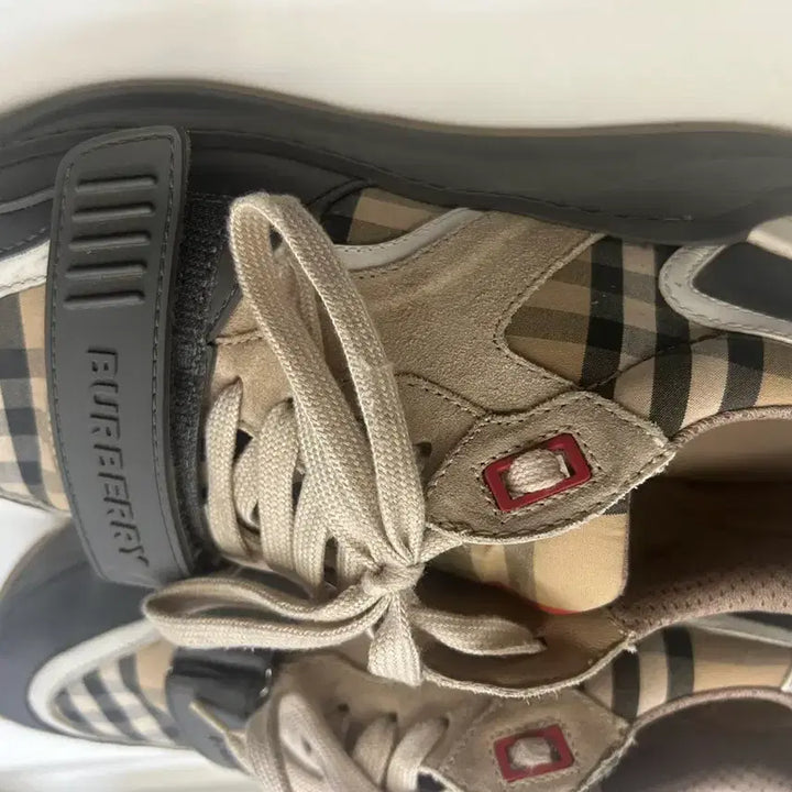 [BUNJANG] Burberry Check Sneakers / 버버리 체크 스니커즈 운동화 42