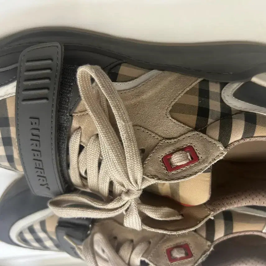 [BUNJANG] Burberry Check Sneakers / 버버리 체크 스니커즈 운동화 42
