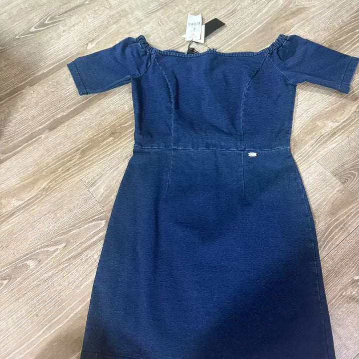 [BUNJANG] Guess Off-Shoulder Denim Mini Dress / 게스 오프숄더 데님 미니 원피