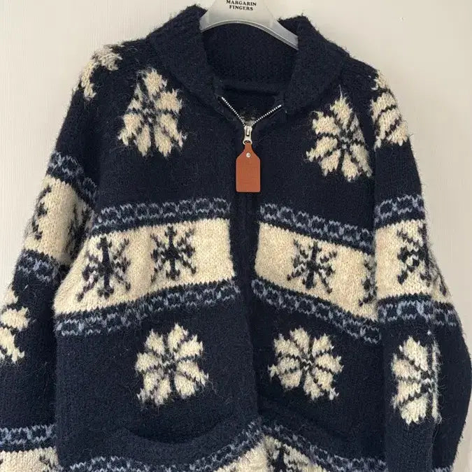 [BUNJANG] Petrichor Snowflake Nordic Oversized Zip-up Knit / 페트리코어 눈송이 노르딕 오버핏 집업 니트