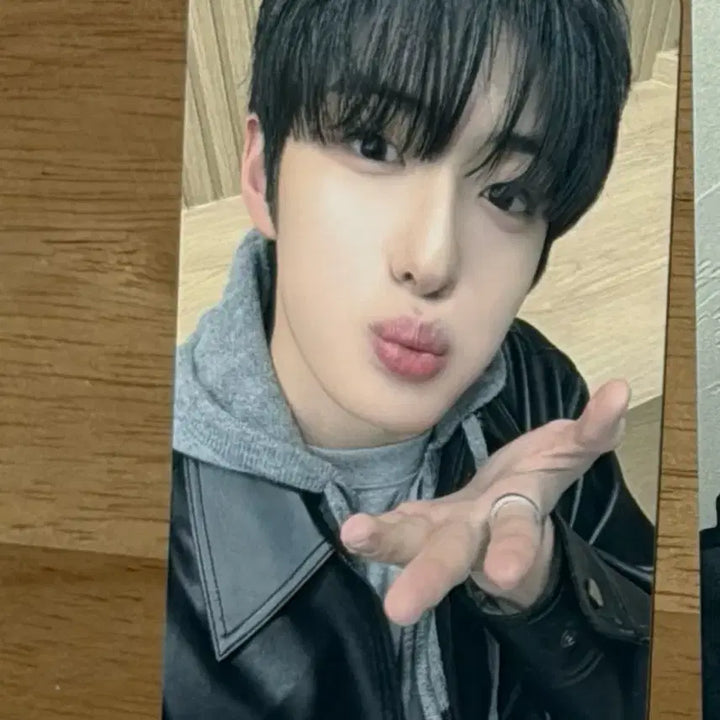 [BUNJANG] Alphadriveone Sanghyun Tteureujjeureu A Version Photocard / 알파드라이브원 상현 뚜레쥬르 a버전 양도