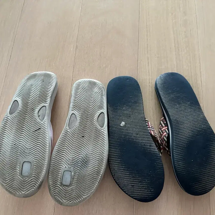 [BUNJANG] Nike &amp; Tommy Hilfiger 225mm Slippers / 나이키 &amp; 타미 슬리퍼 사이즈 225정도
