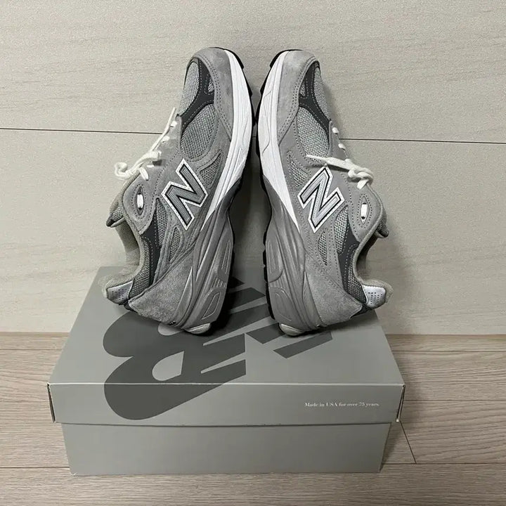 [BUNJANG] New Balance 990 V3 Sneakers / 뉴발란스 990 V3 270
