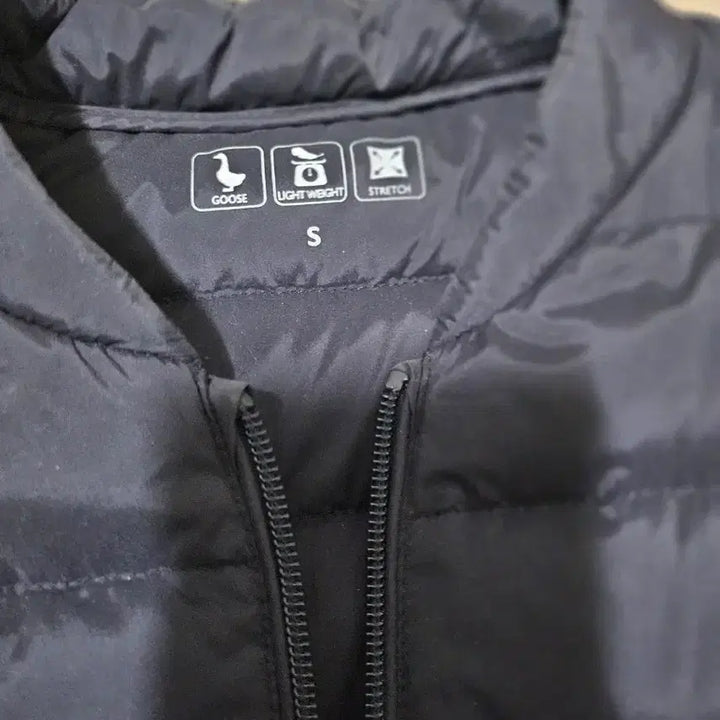 [BUNJANG] Black Lightweight Padded Vest / 블랙 경량 패딩 조끼