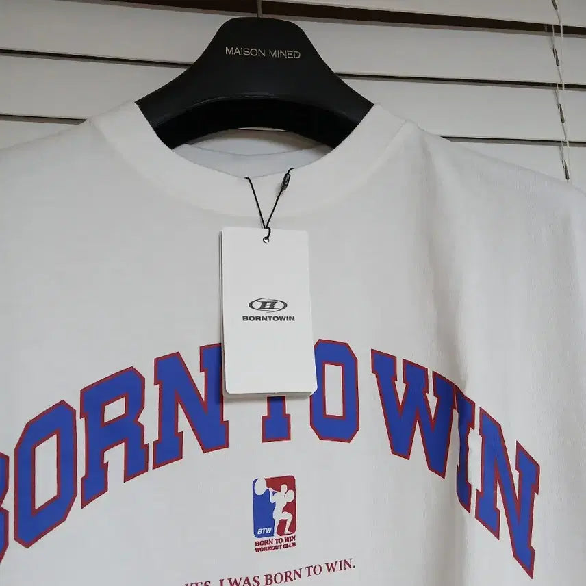 [BUNJANG] Born To Win Square Logo T-shirt (White, Size 2) / 새상품)본투윈 스퀘어 로고 티셔츠 화이트 2사이즈