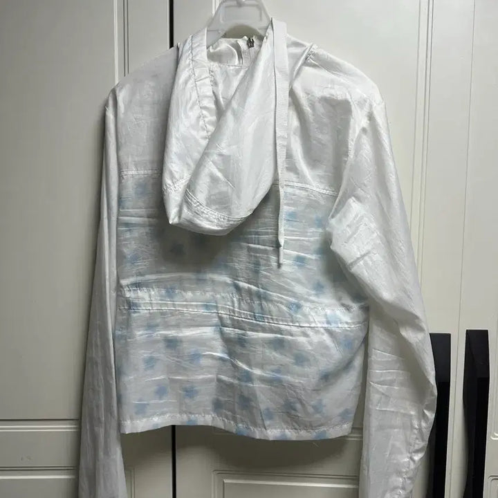 [SOLD OUT] 허그유어스킨 스타 더스트 윈드 브레이커 화이트