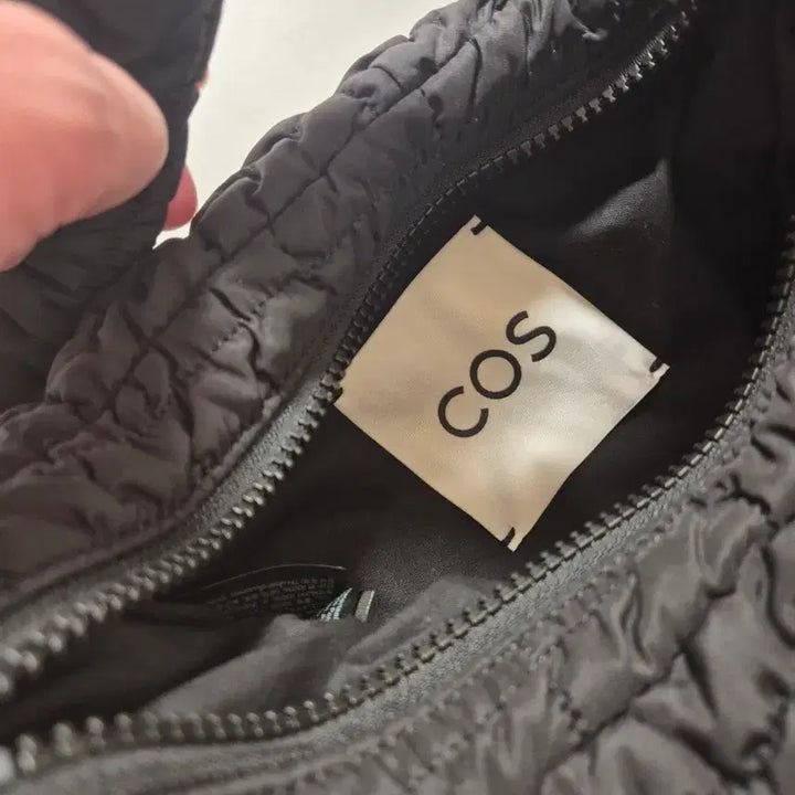 [BUNJANG] COS Quilted Mini Bag - Black / (새상품급)COS 코스 퀄티드 미니백 블랙