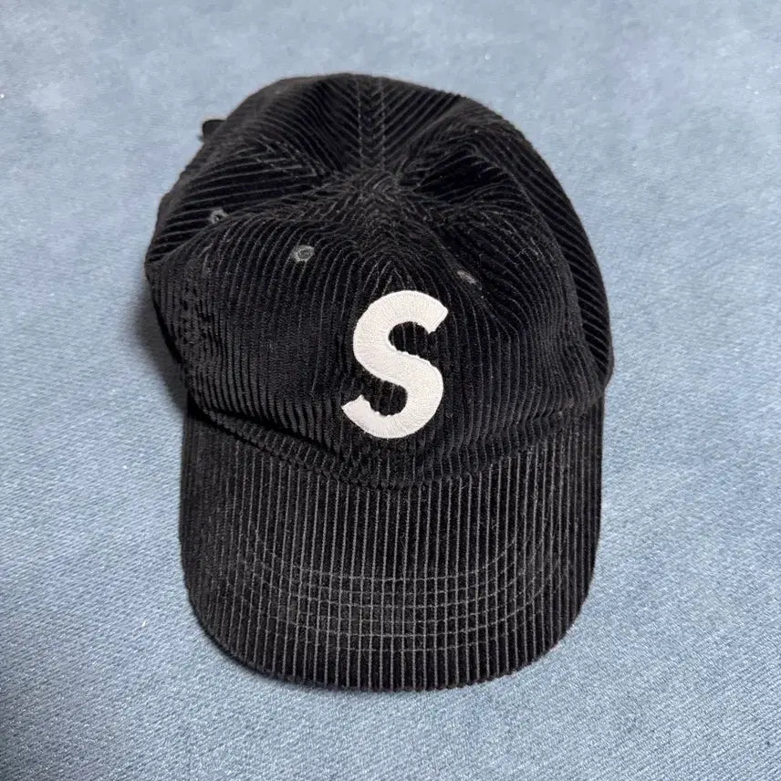 [BUNJANG] Supreme Corduroy S-Logo 6-Panel Cap / 슈프림 코듀로이 S로고 6-패널 블랙-24Fw