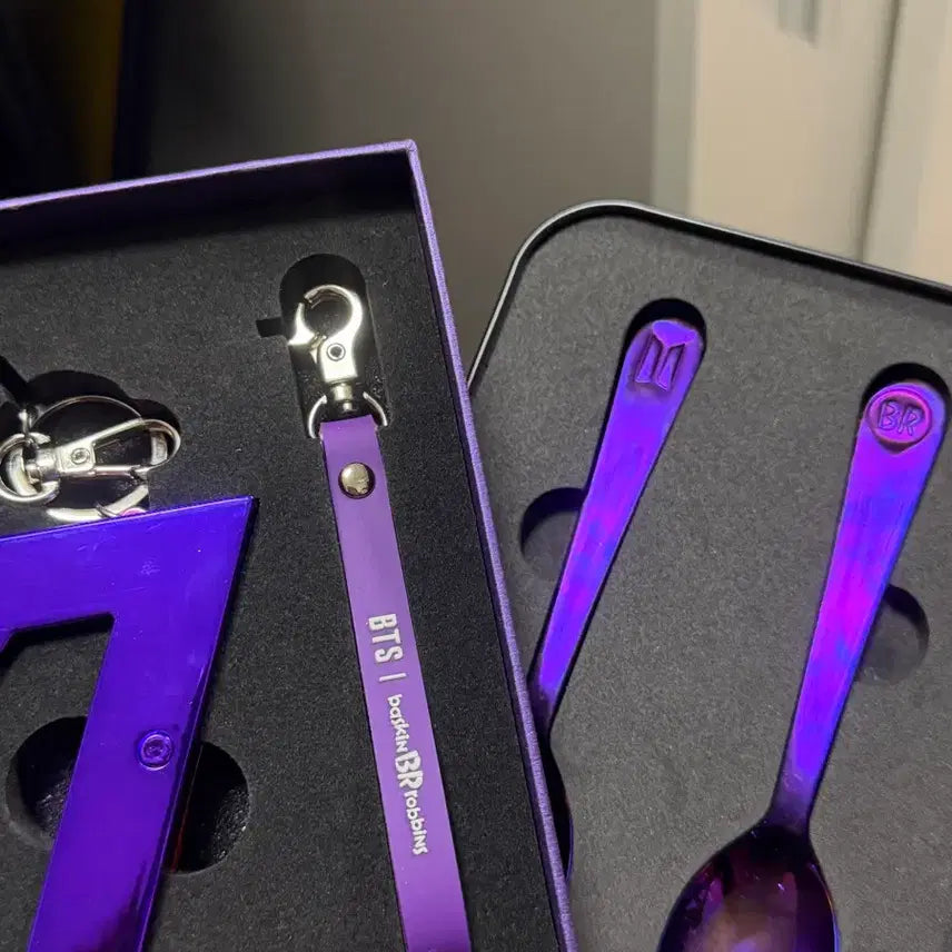 [BUNJANG] BTS Baskin Robbins Collaboration Keyring and Spoon / 방탄 베라 콜라보 키링, 숟가락