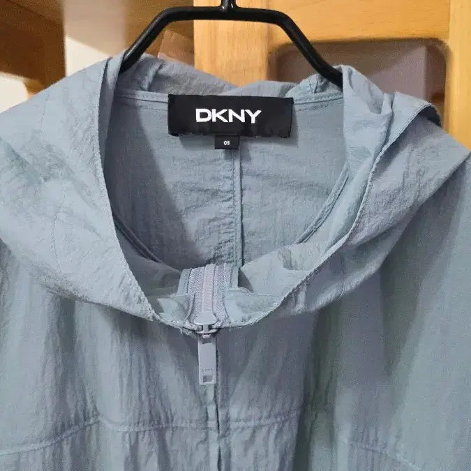 [BUNJANG] DKNY Windbreaker Jacket / DKNY 윈드브레이커