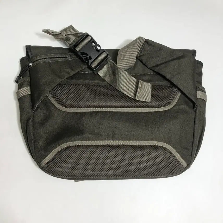 [BUNJANG] Uniqlo Cordura Messenger Bag / 유니클로 코듀라 매신저백