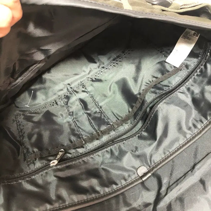 [BUNJANG] Uniqlo Cordura Messenger Bag / 유니클로 코듀라 매신저백
