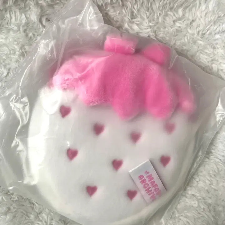 [BUNJANG] Canmake X Mafea Strawberry Pouch / 캔메이크X마페아 딸기 파우치