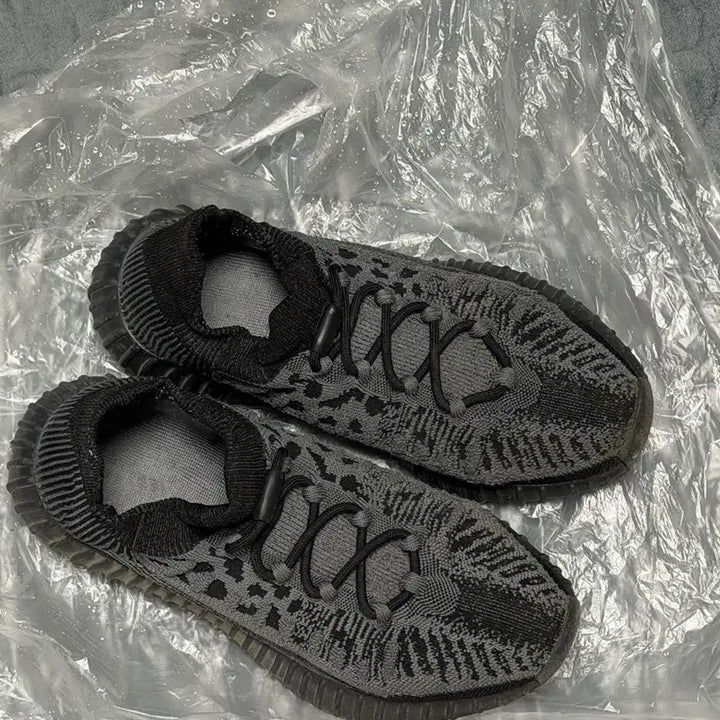 [BUNJANG] Adidas Yeezy 350 V2 CMPCT Slate Onyx / 아디다스 이지 350 V2 컴팩트 슬레이트 오닉스 280